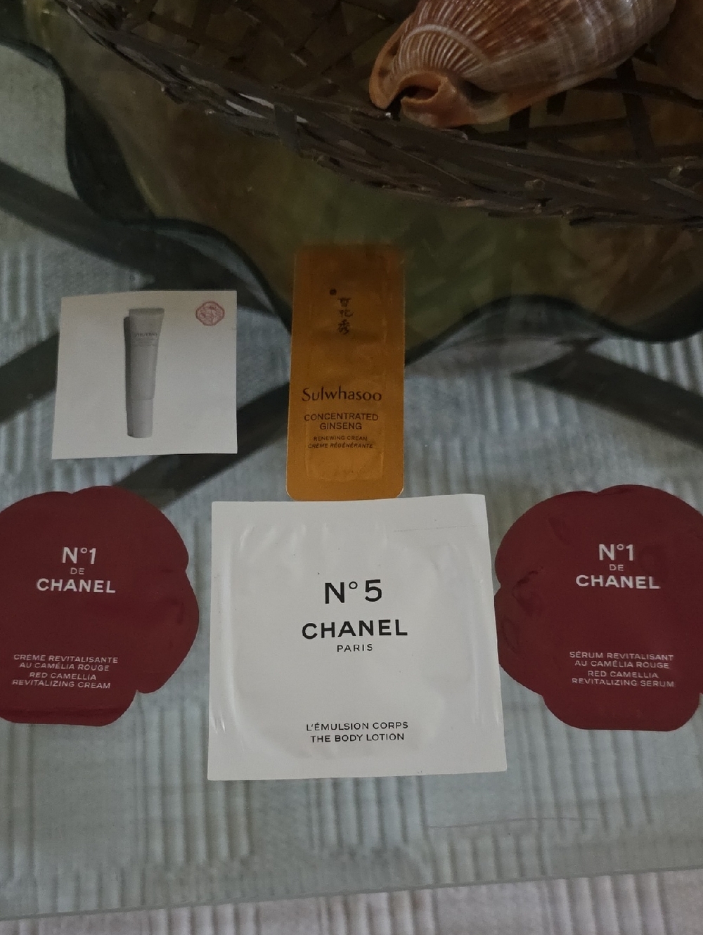 CHANEL N°5 White Sachet with N°1